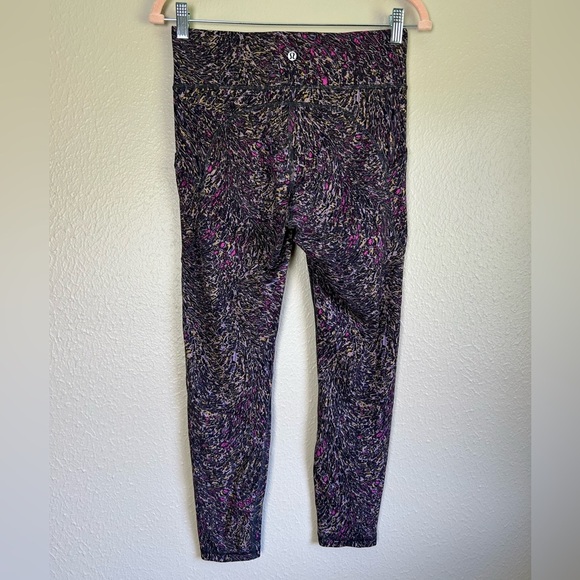 Lululemon Invigorate High-Rise Tight Motion topography Multi Legging - Picture 5 of 12